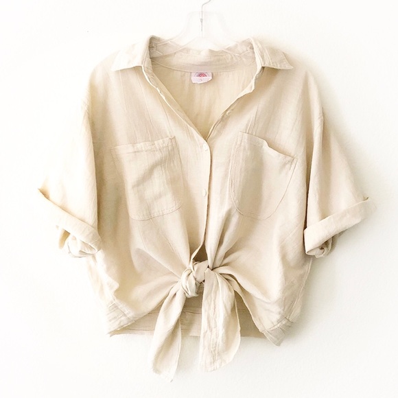 Vintage Tops - VINTAGE 90’s tie front button down oversized top